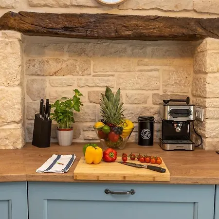Boutique House Istria With Pool And Fireplace *
